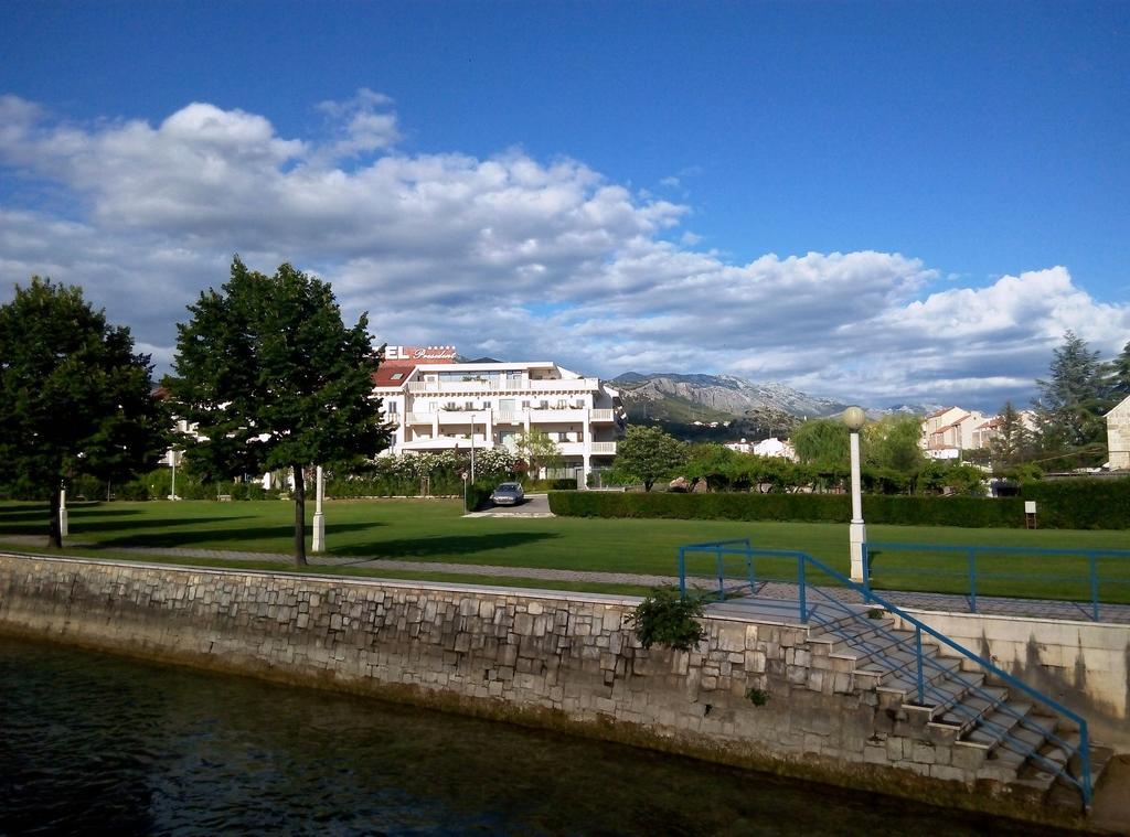 Apartments Jasminka Solin Exterior photo